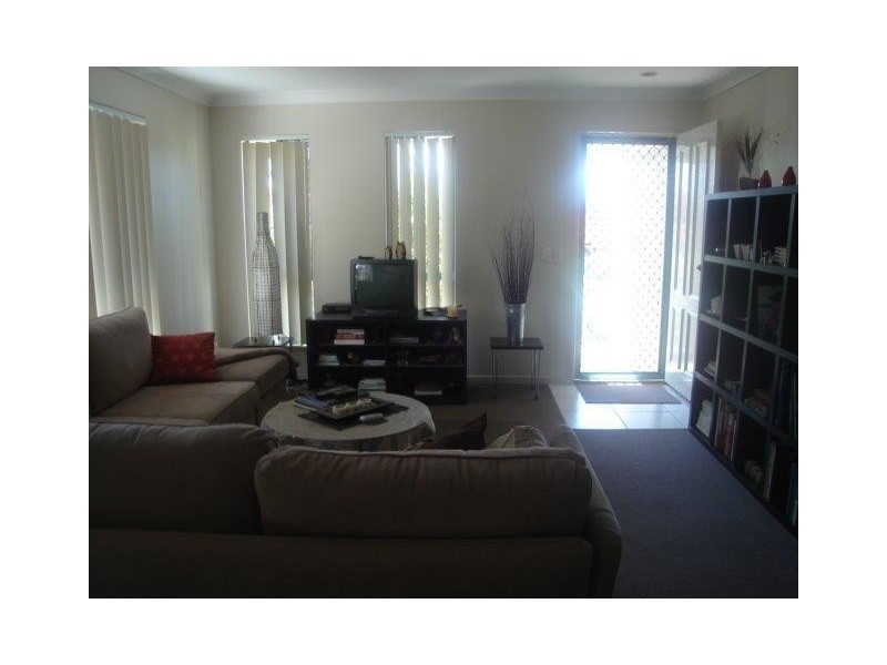 16/6 Buddy Holly Close, Parkwood QLD 4214