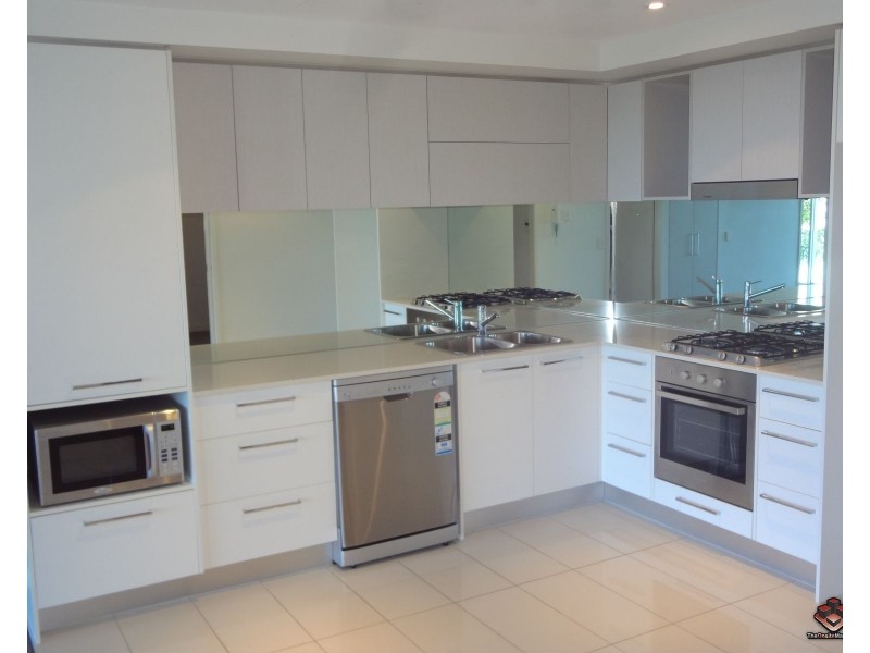 430 Marine Parade, Biggera Waters QLD 4216