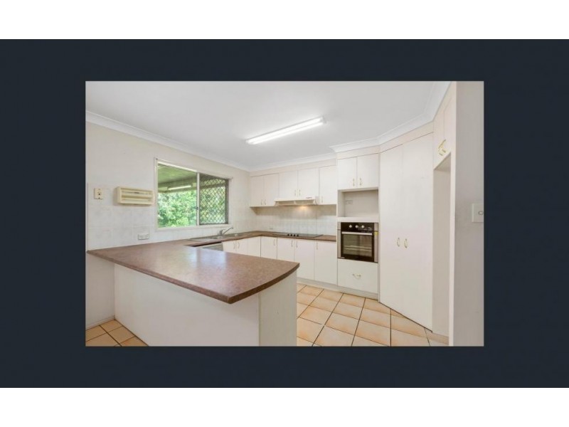 19 Strathaird Place, Parkinson QLD 4115