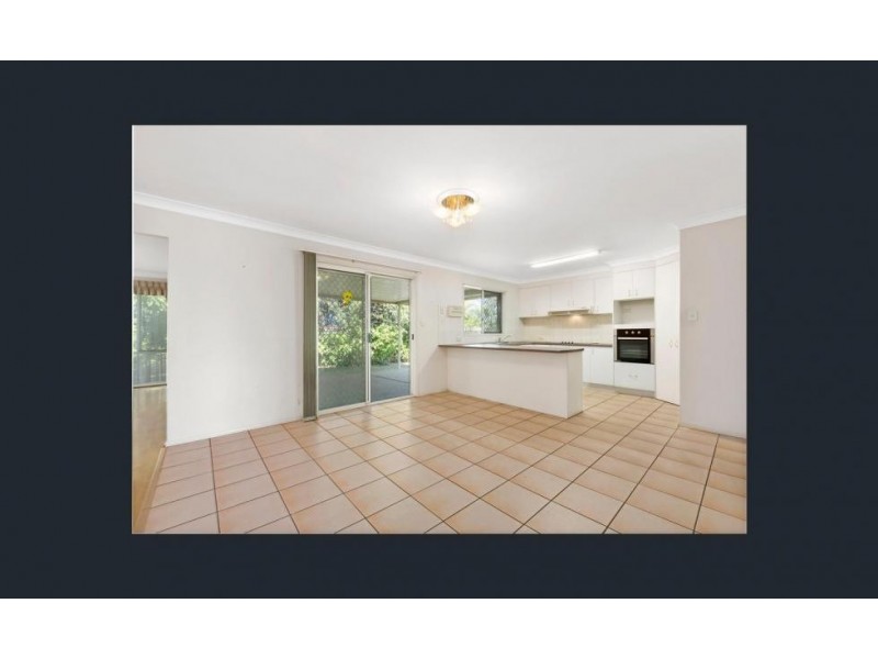 19 Strathaird Place, Parkinson QLD 4115