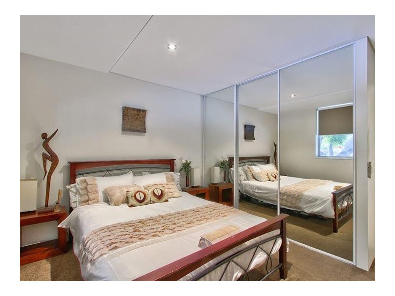 15 Vernon Terrace, Teneriffe QLD 4005