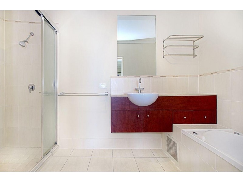 9/2A Cleveland Terrace, Townsville City QLD 4810