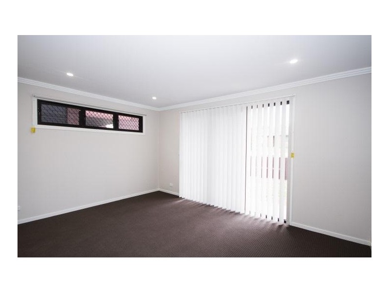 2 / 86 Grace, Amberley QLD 4306