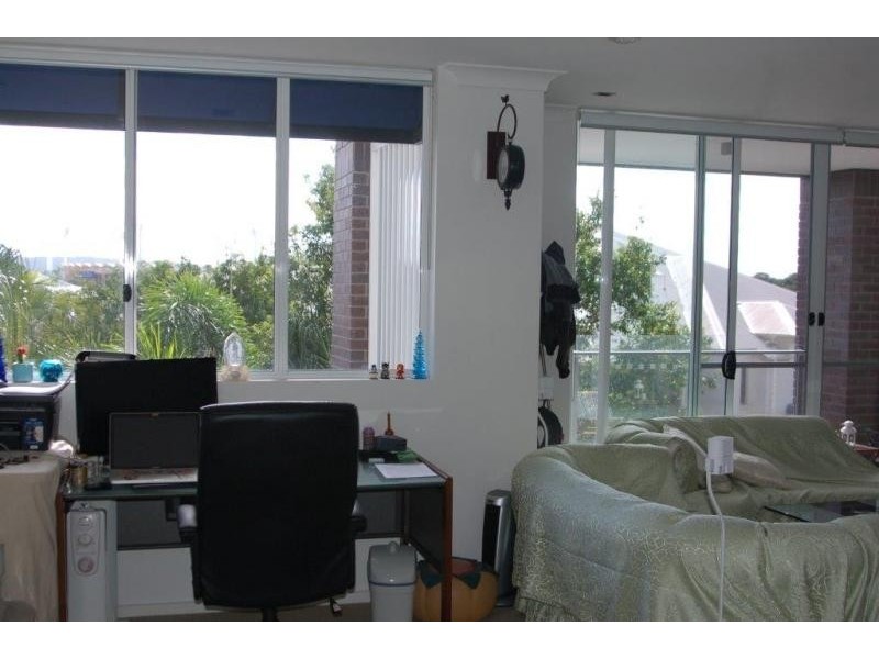 3027 The Boulevard, Carrara QLD 4211