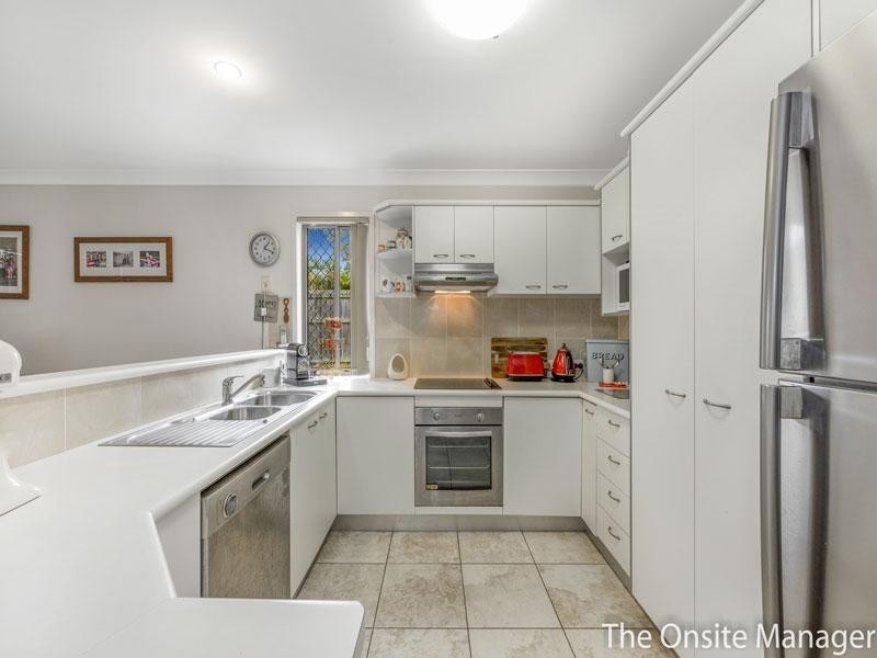 32 Earnshaw Street, Calamvale QLD 4116