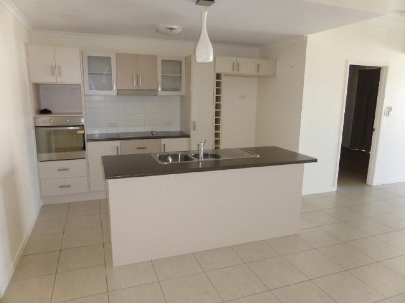1 / 6-24 Henry Street, West End QLD 4810