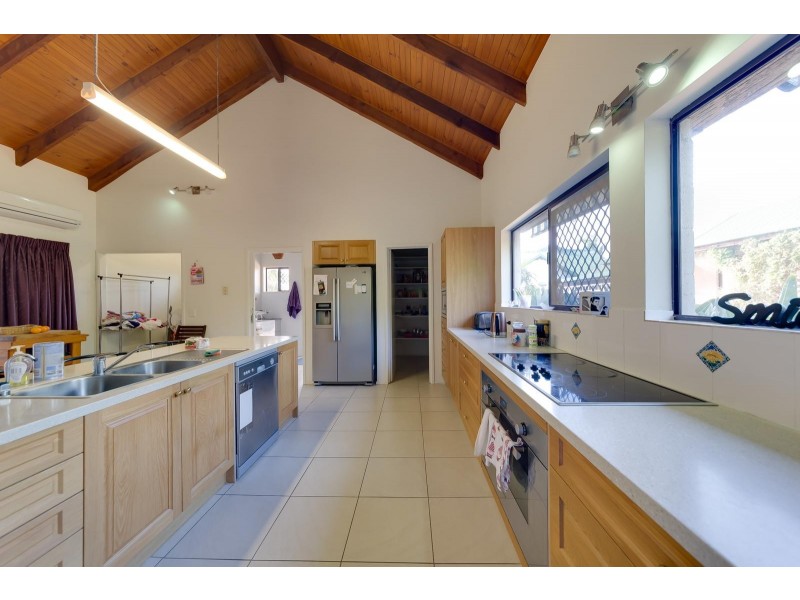 21 Ruth Terrace, Oxenford QLD 4210