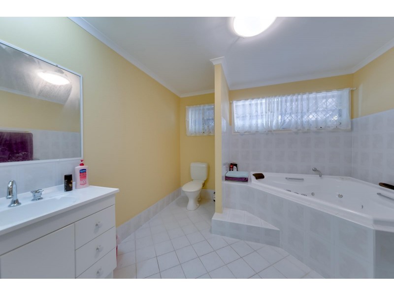 21 Ruth Terrace, Oxenford QLD 4210