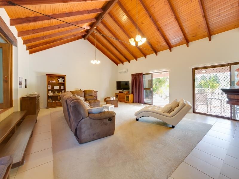 21 Ruth Terrace, Oxenford QLD 4210