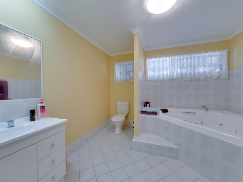 21 Ruth Terrace, Oxenford QLD 4210