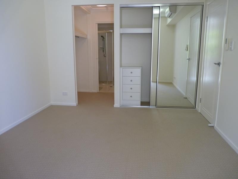 1/6-24 Henry Street, West End QLD 4810