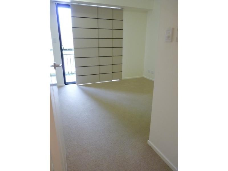 1/6-24 Henry Street, West End QLD 4810