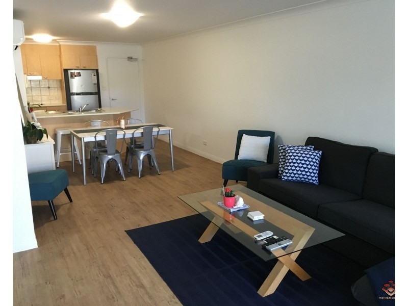 ID:3838840/392-398 Marine Parade, Labrador QLD 4215