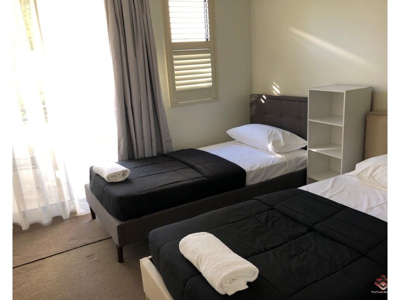 ID:3838840/392-398 Marine Parade, Labrador QLD 4215