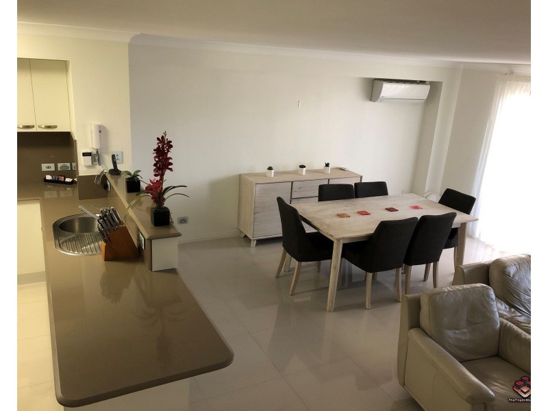ID:3838840/392-398 Marine Parade, Labrador QLD 4215