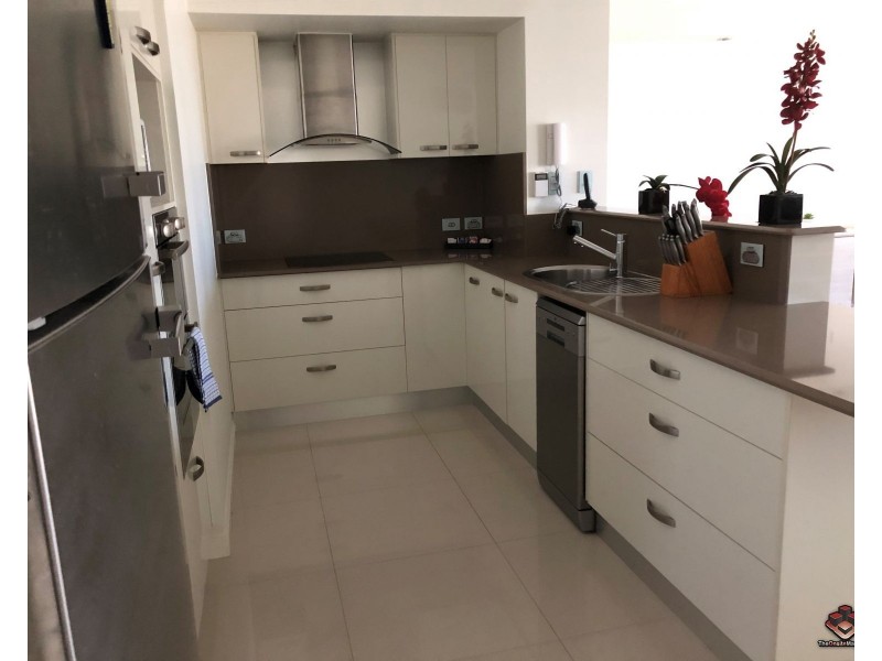 ID:3838840/392-398 Marine Parade, Labrador QLD 4215