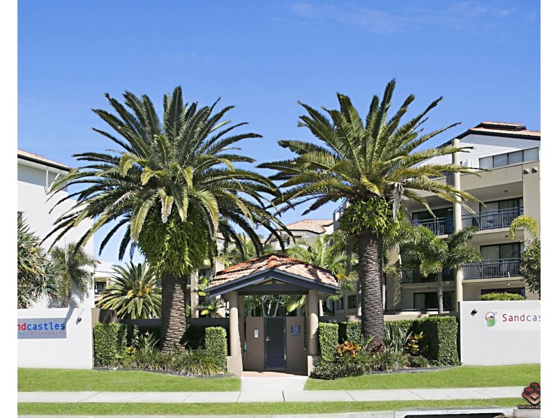 ID:3838842/392 Marine Parade, Labrador QLD 4215