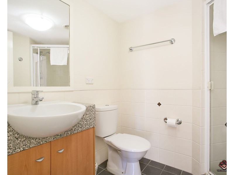 ID:3838842/392 Marine Parade, Labrador QLD 4215