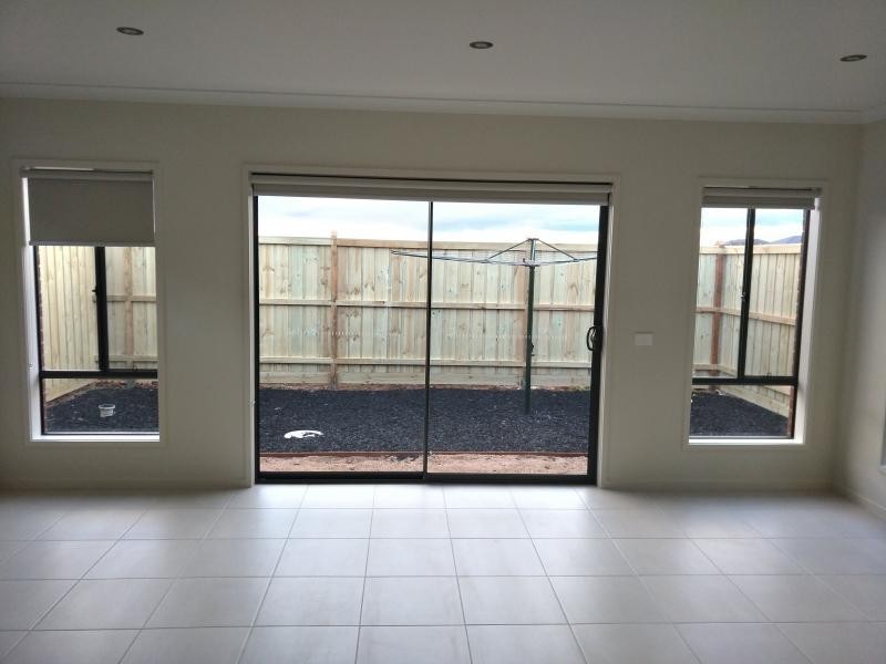 14 Rochester Grove, Truganina VIC 3029