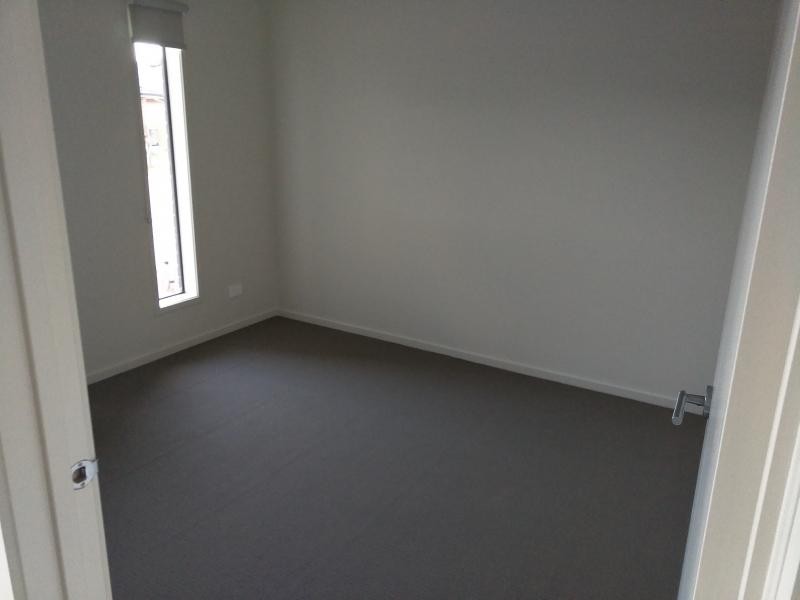 14 Rochester Grove, Truganina VIC 3029