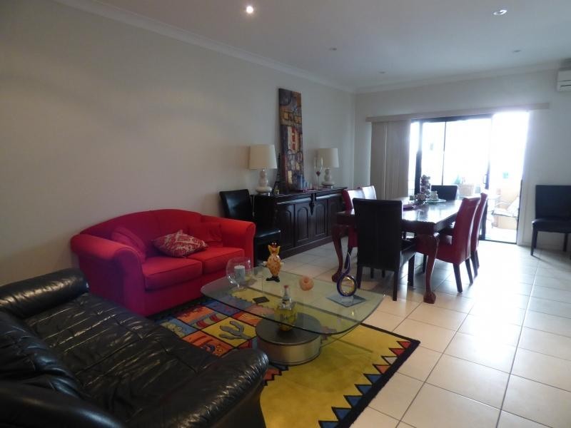 16 Surbiton Court, Carindale QLD 4152