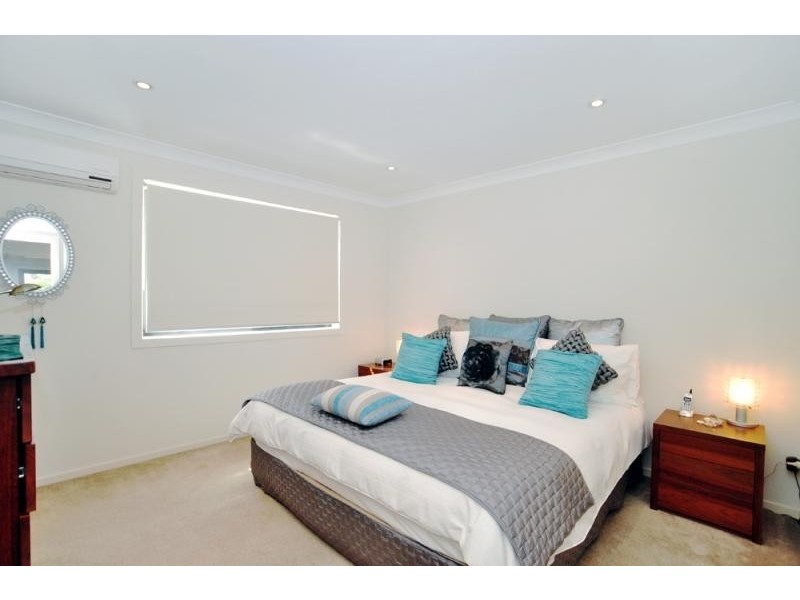 16 Surbiton Court, Carindale QLD 4152