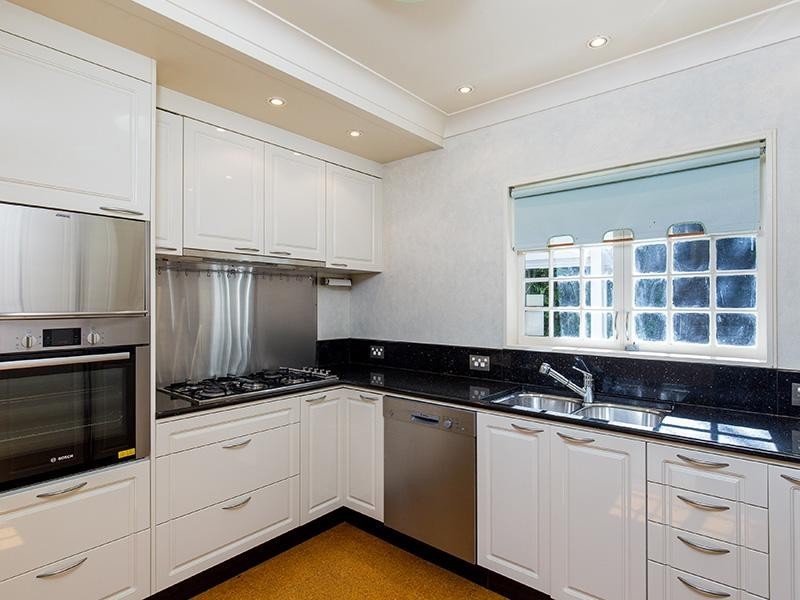 34 Simpsons Road, Bardon QLD 4065