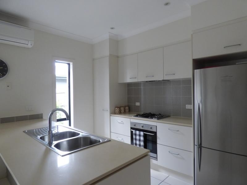 16 Surbiton Court, Carindale QLD 4152