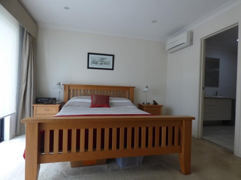 16 Surbiton Court, Carindale QLD 4152