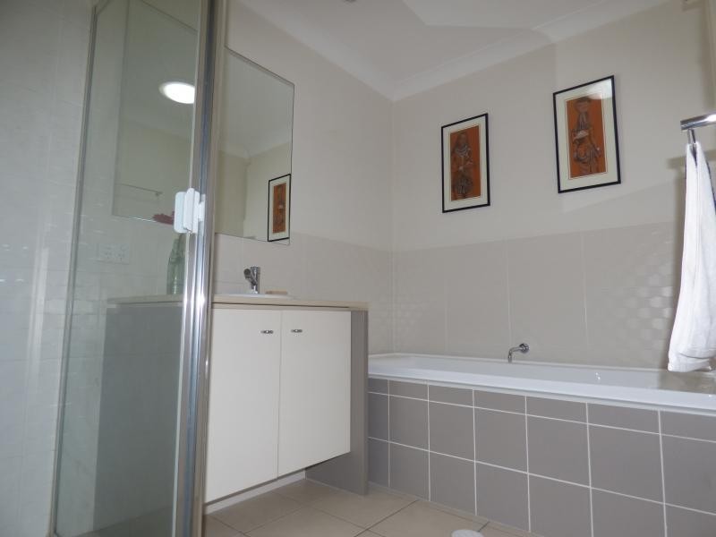 16 Surbiton Court, Carindale QLD 4152