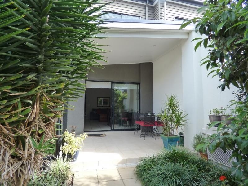 16 Surbiton Court, Carindale QLD 4152