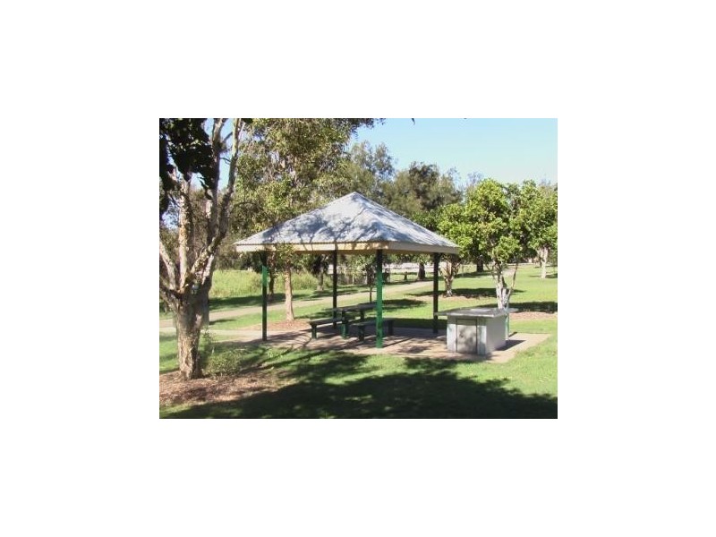 16 Surbiton Court, Carindale QLD 4152