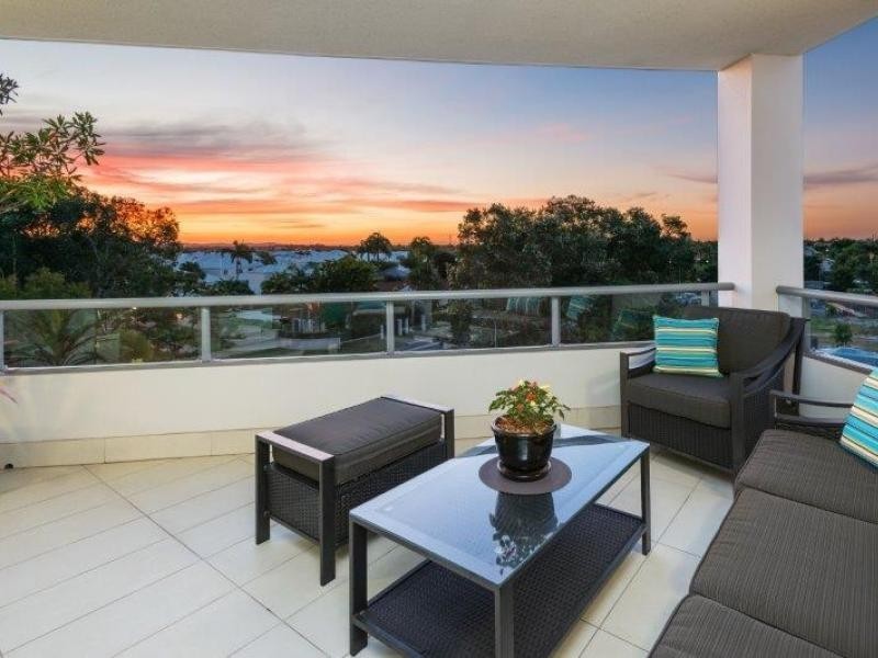 28 Bayview Street, Runaway Bay QLD 4216