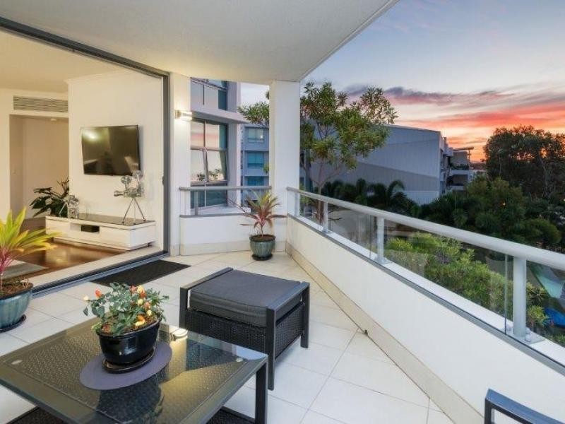 28 Bayview Street, Runaway Bay QLD 4216