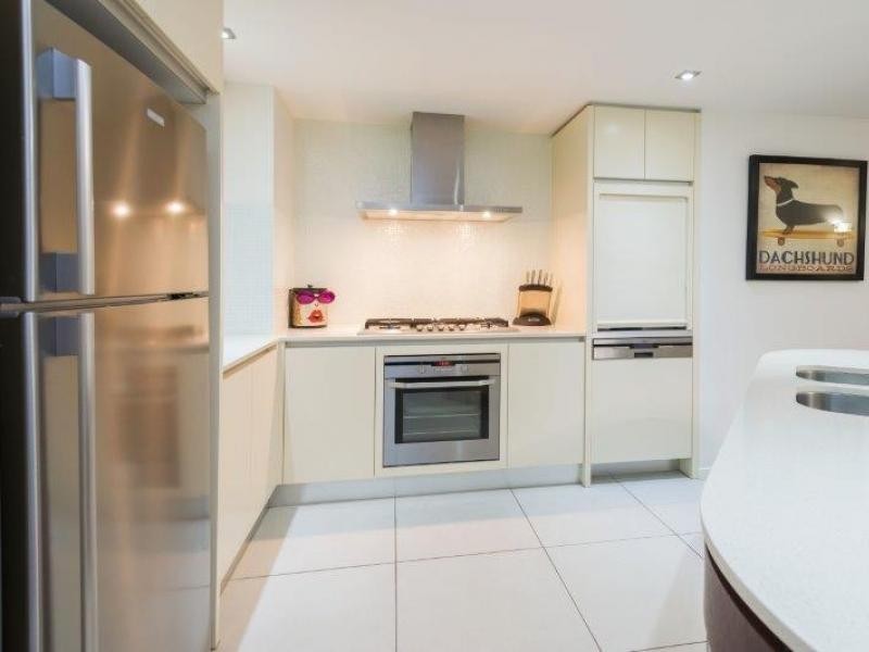 28 Bayview Street, Runaway Bay QLD 4216