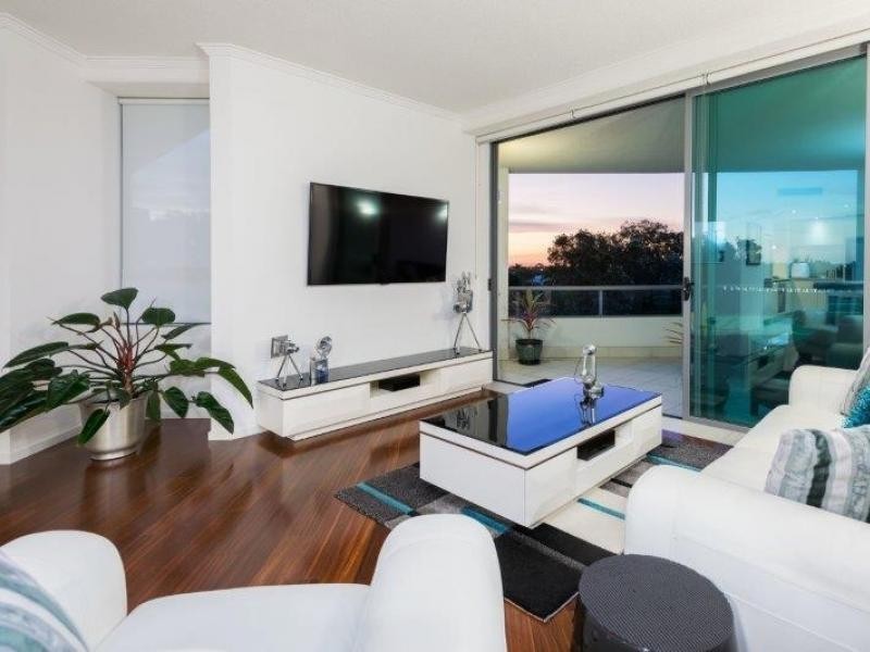 28 Bayview Street, Runaway Bay QLD 4216