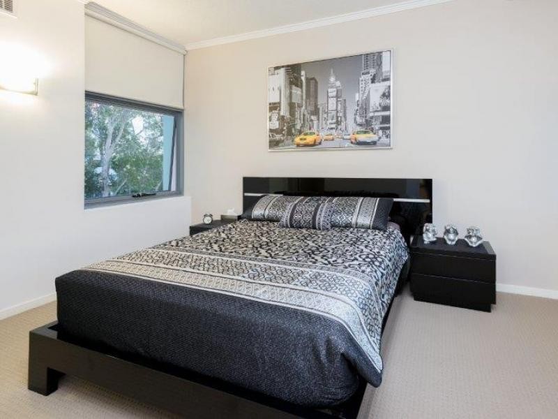 28 Bayview Street, Runaway Bay QLD 4216