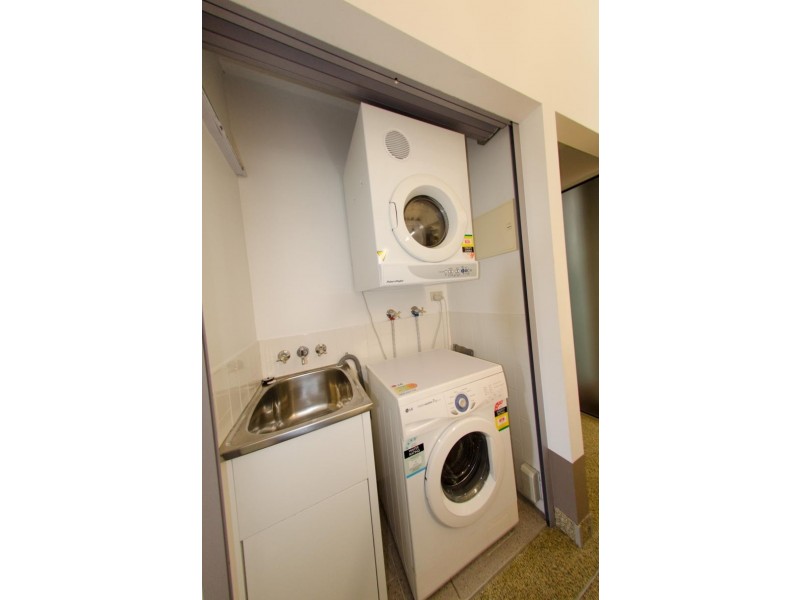 U1566/8 Skyring Terrace, Teneriffe QLD 4005