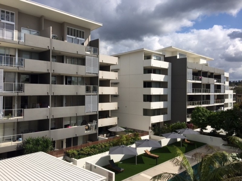 131/95 Clarence Road, Indooroopilly QLD 4068