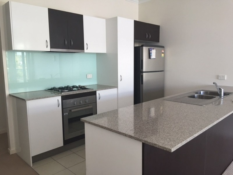 131/95 Clarence Road, Indooroopilly QLD 4068