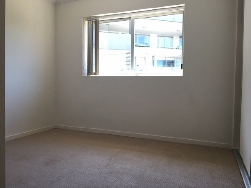 131/95 Clarence Road, Indooroopilly QLD 4068