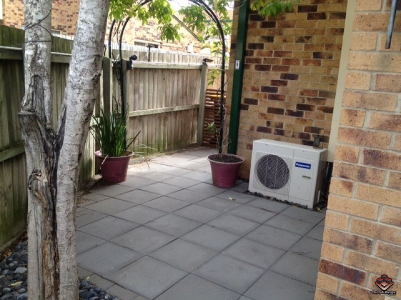 10 Adrian Place, Wishart QLD 4122