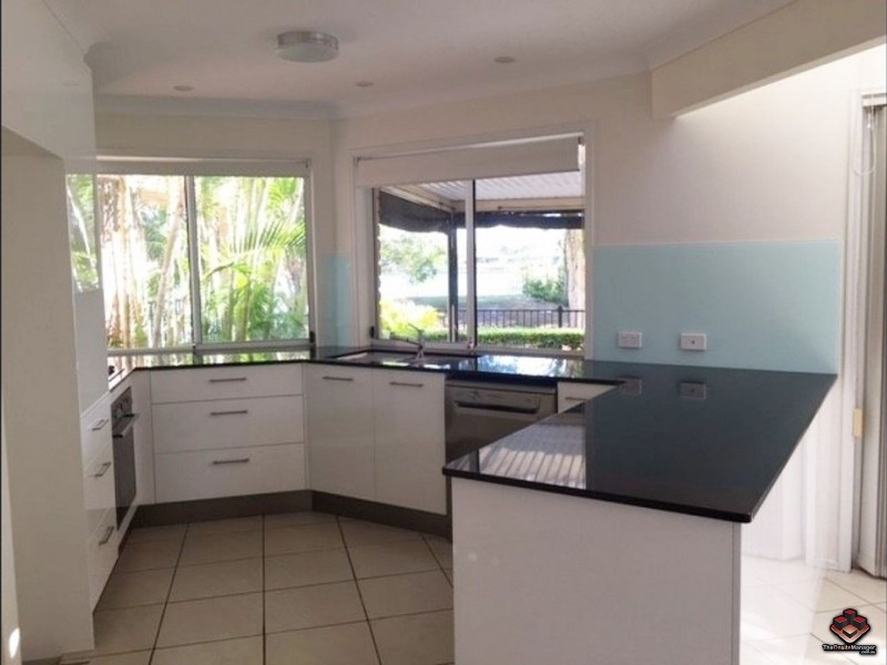 Unit 14 / 173 Barrier Reef Drive, Mermaid Waters QLD 4218