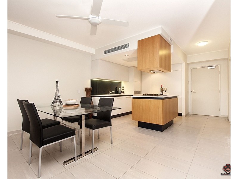 6-24 Mariners Drive, Townsville City QLD 4810