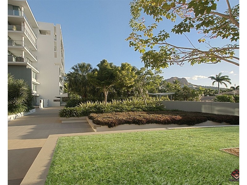 6-24 Mariners Drive, Townsville City QLD 4810