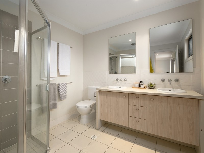 16 Surbiton Court, Carindale QLD 4152