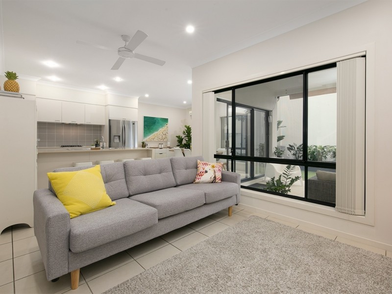 16 Surbiton Court, Carindale QLD 4152