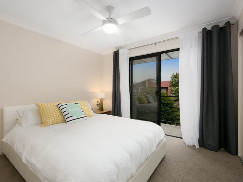16 Surbiton Court, Carindale QLD 4152