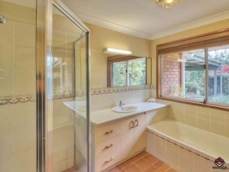 100 kallioota, Greenbank QLD 4124