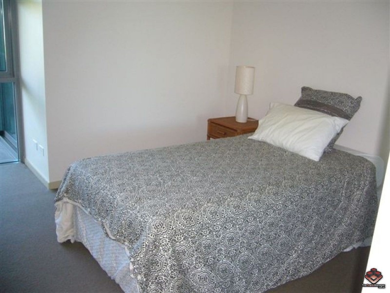 6-24 Mariners Drive, Townsville City QLD 4810